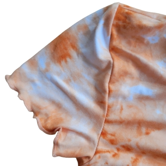 2 crop top short sleeve NWT - Picture 3 of 4